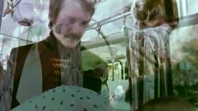 બબલ બટ સાથે ઇંગ્લીશ પિક્ચર વિડિયો ડેમ હોટ ચોકલેટ નીમ્ફો ડોગી સ્ટાઈલમાં હેમર કરે છે